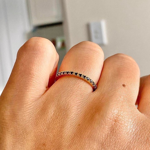 ✨ 18K Gold filled stainless steel ring size 6 (52)
16 mm
⭐️ - Picture 5 of 6